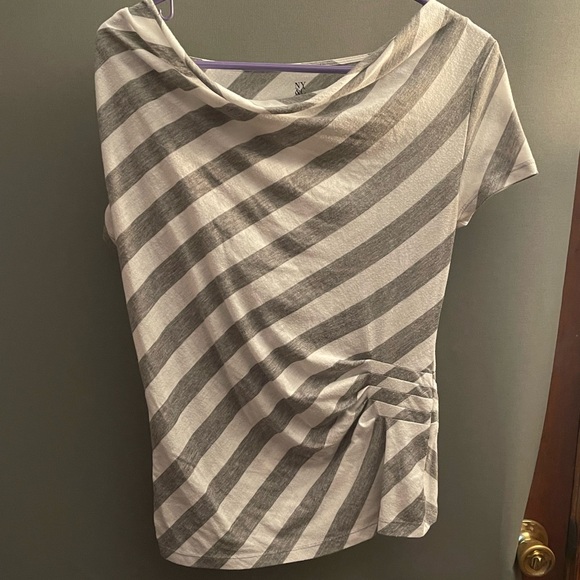 New York & Company Women’s Gray Stripped Summer Shirt Size Small - Picture 1 of 6